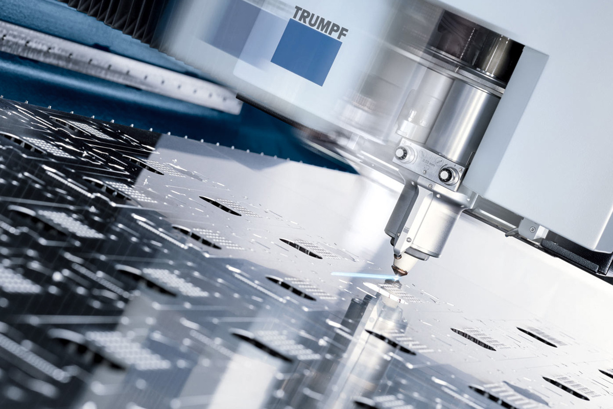 Unser neuer Trumpf Laser ist eingezogen